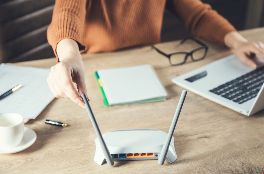 Iets wat veel mensen niet weten, is dat een router zijn signaal kan uitzenden op verschillende kanalen. Iets wat veel mensen niet weten, is dat een router zijn signaal kan uitzenden op verschillende kanalen.